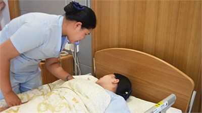 长沙宁儿妇产医院开展药物过敏性休克抢救应急演练